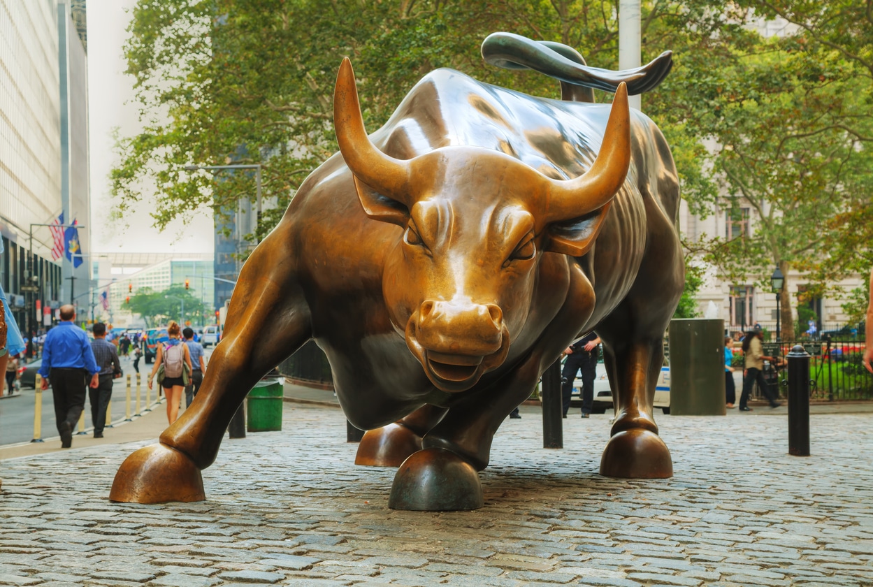 Roughly Half of Stock Pickers Beat the Market Downturn This Year