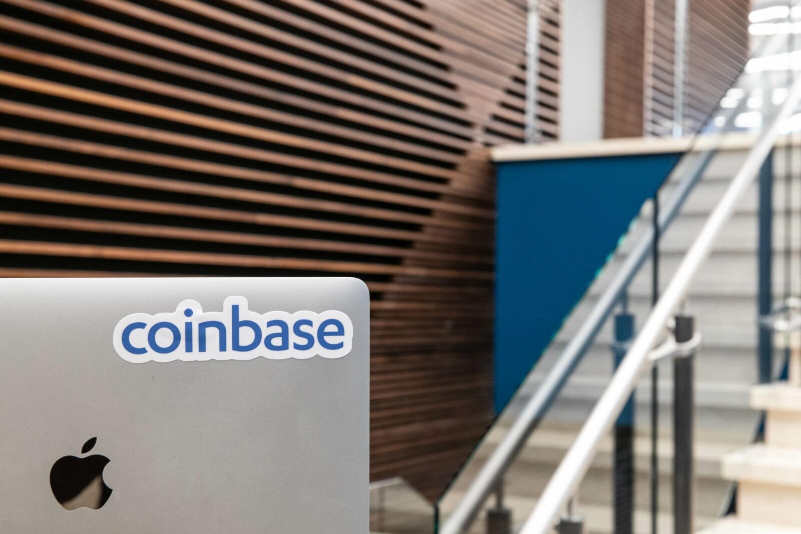 Coinbase CEO Calls the SEC “Sketchy” as Regulator Threatens to Sue Over Crypto Lending