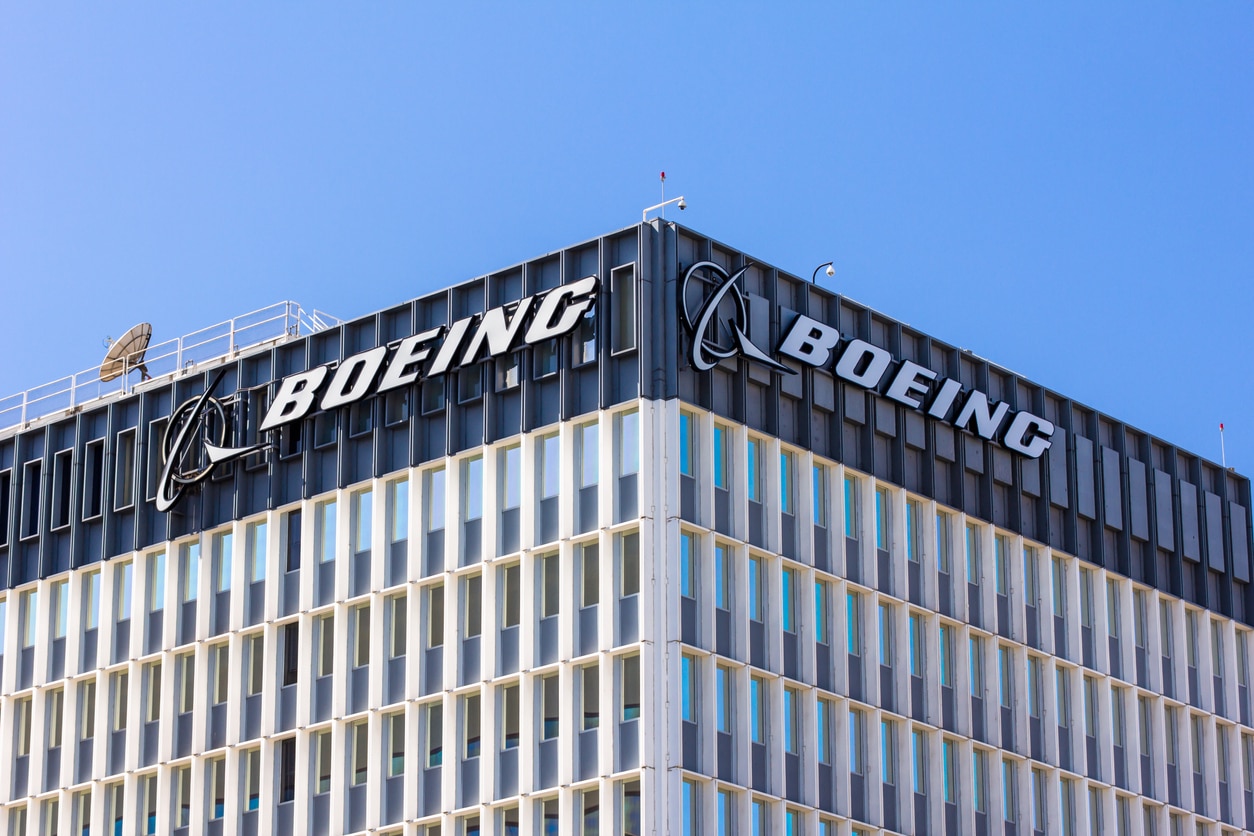 Boeing Lands Major Sale As it Jostles For Position Against Airbus