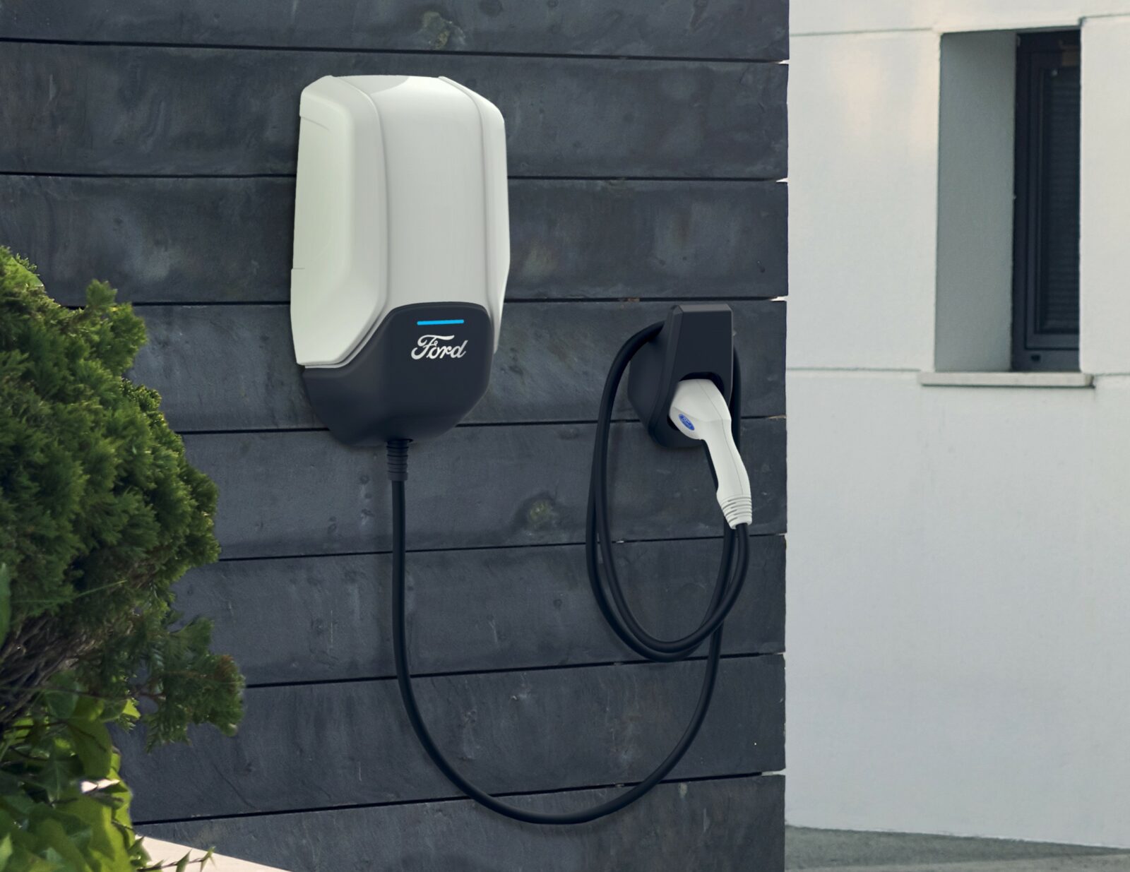 Ford Wants to Prioritize EVs at its Dealerships
