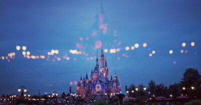 Shanghai Disney Locks Visitors Inside Park Amid COVID Outbreak