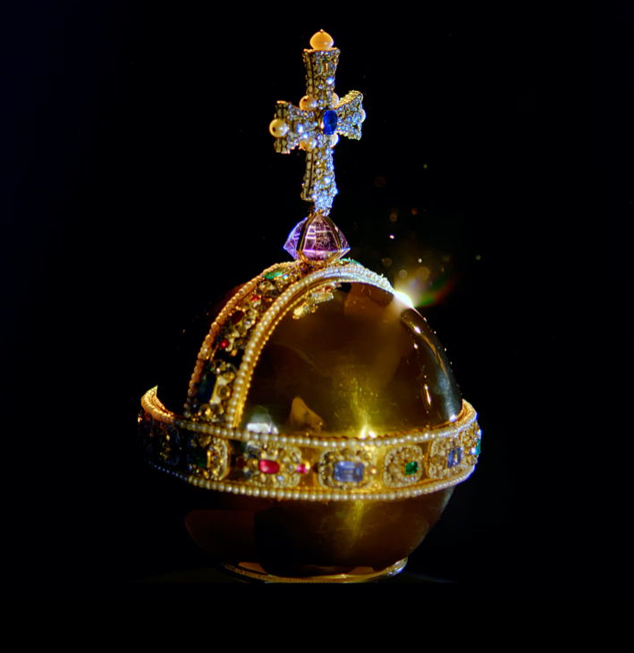 New King, Old Money