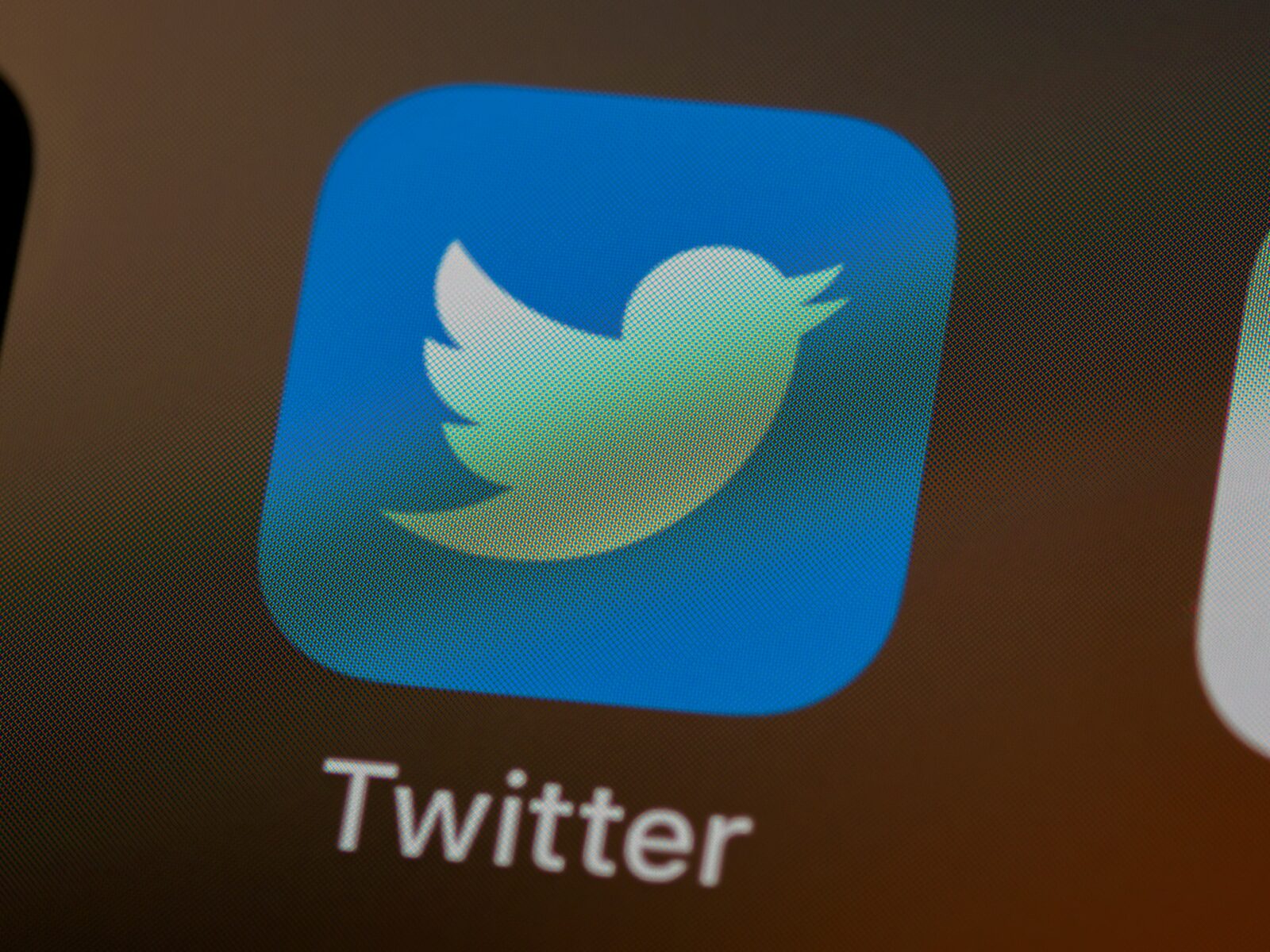 Twitter Restricts Access, Experiences Widespread Blackout
