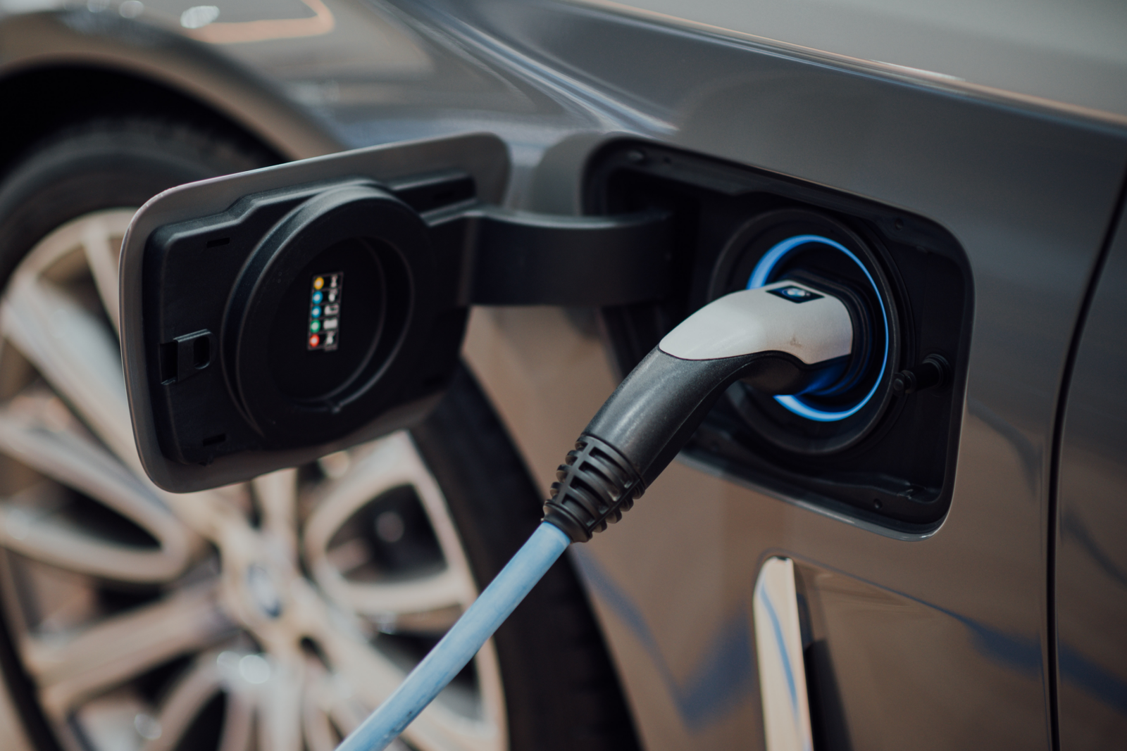 Ford May Want to Charge EVs with the Grid in Mind