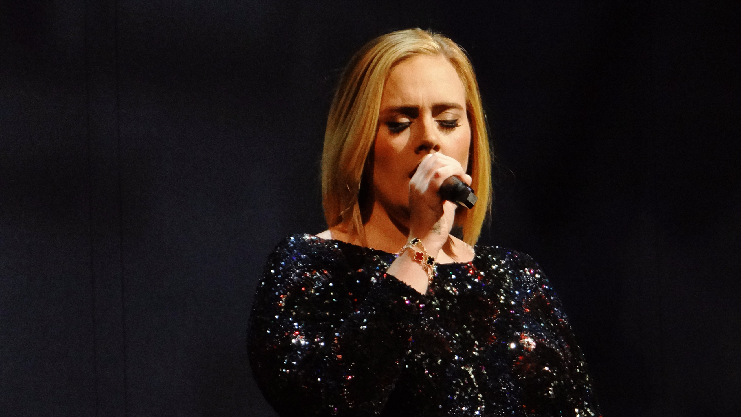 Photo of Adele performing live in Nashville
