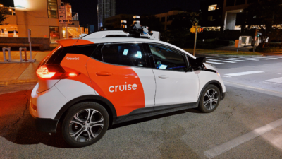 GM Expands Hands-Free Driving Range as Industry Recalls Persist
