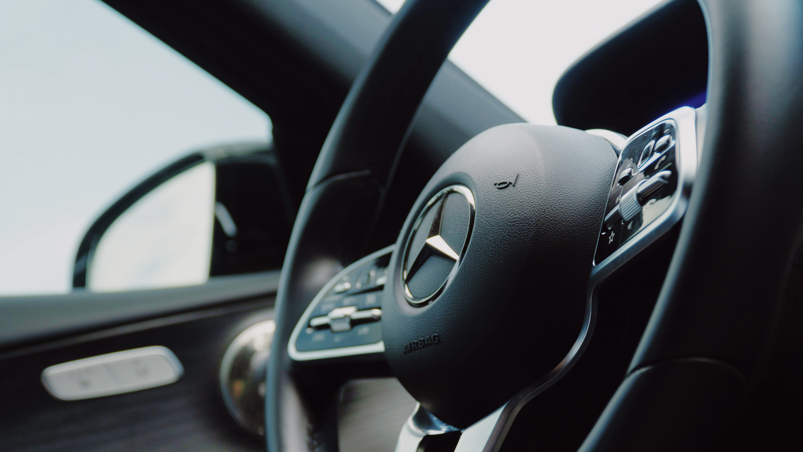 Photo of a Mercedes steering wheel