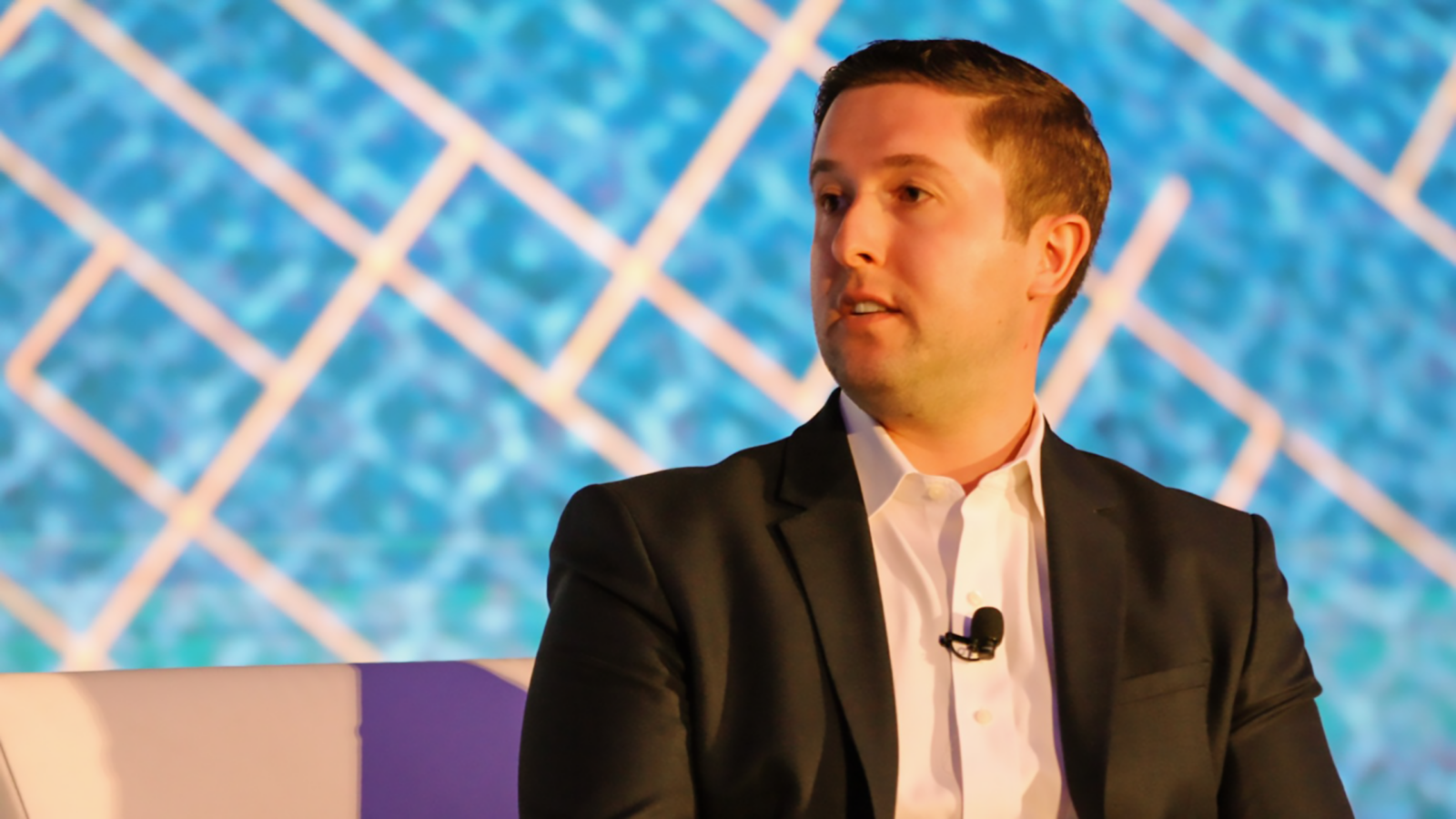 Grayscale’s CEO Steps Down as Investors Bail on Bitcoin Fund