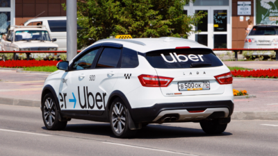 Uber Spreads Its Self-Driving Bets