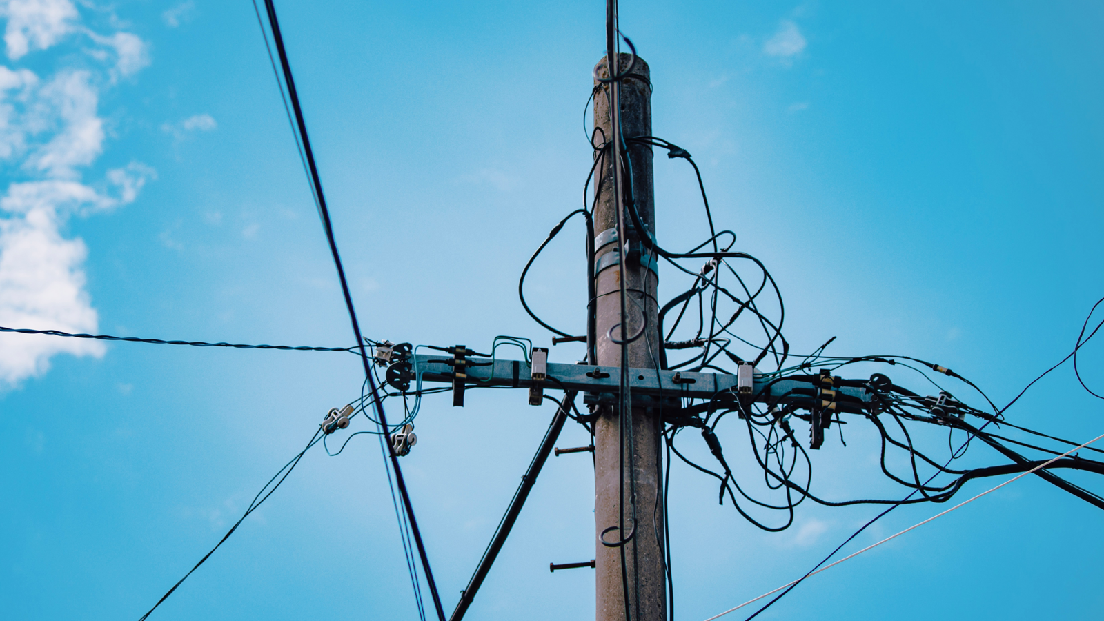Utility Stocks Surge on AI and Cloud Computing Boom