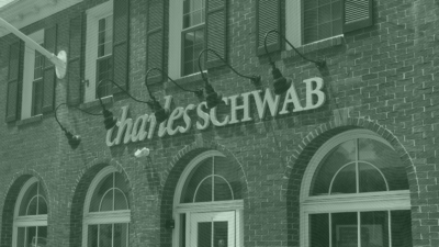 Schwab Eyes Financial Advice as Cash Sweeps Dry Up