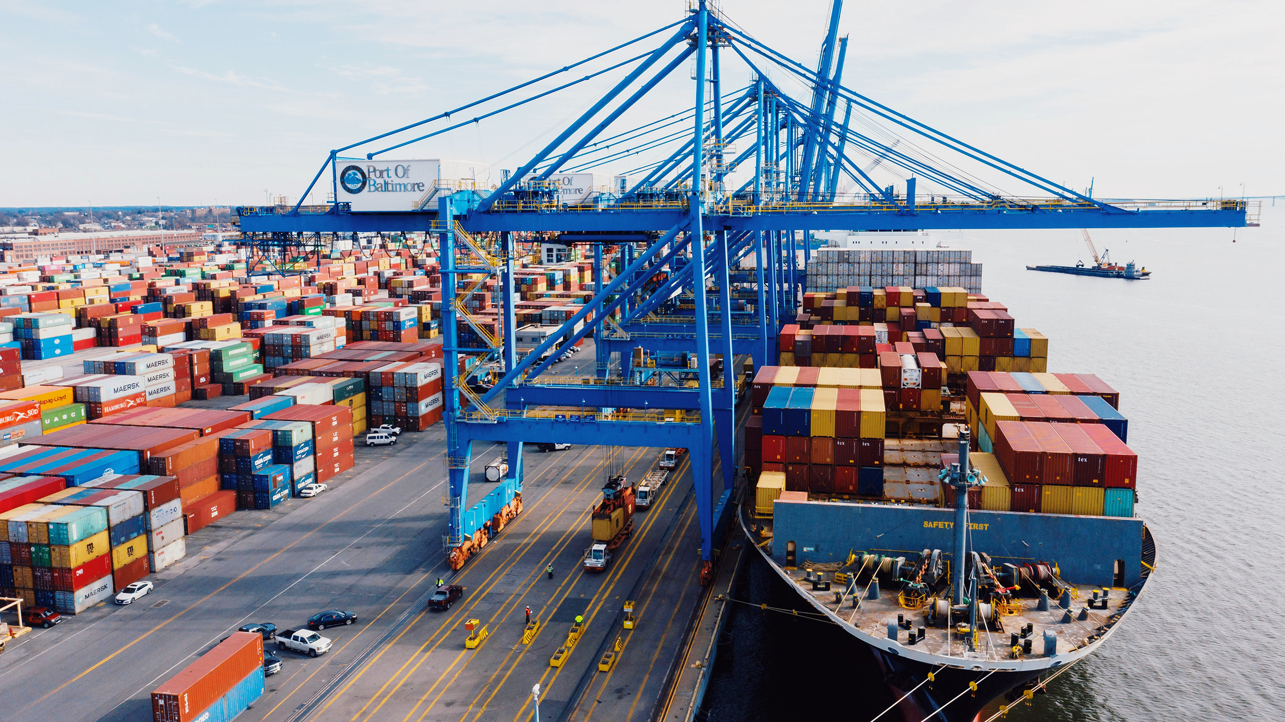 Photo of a shipping port