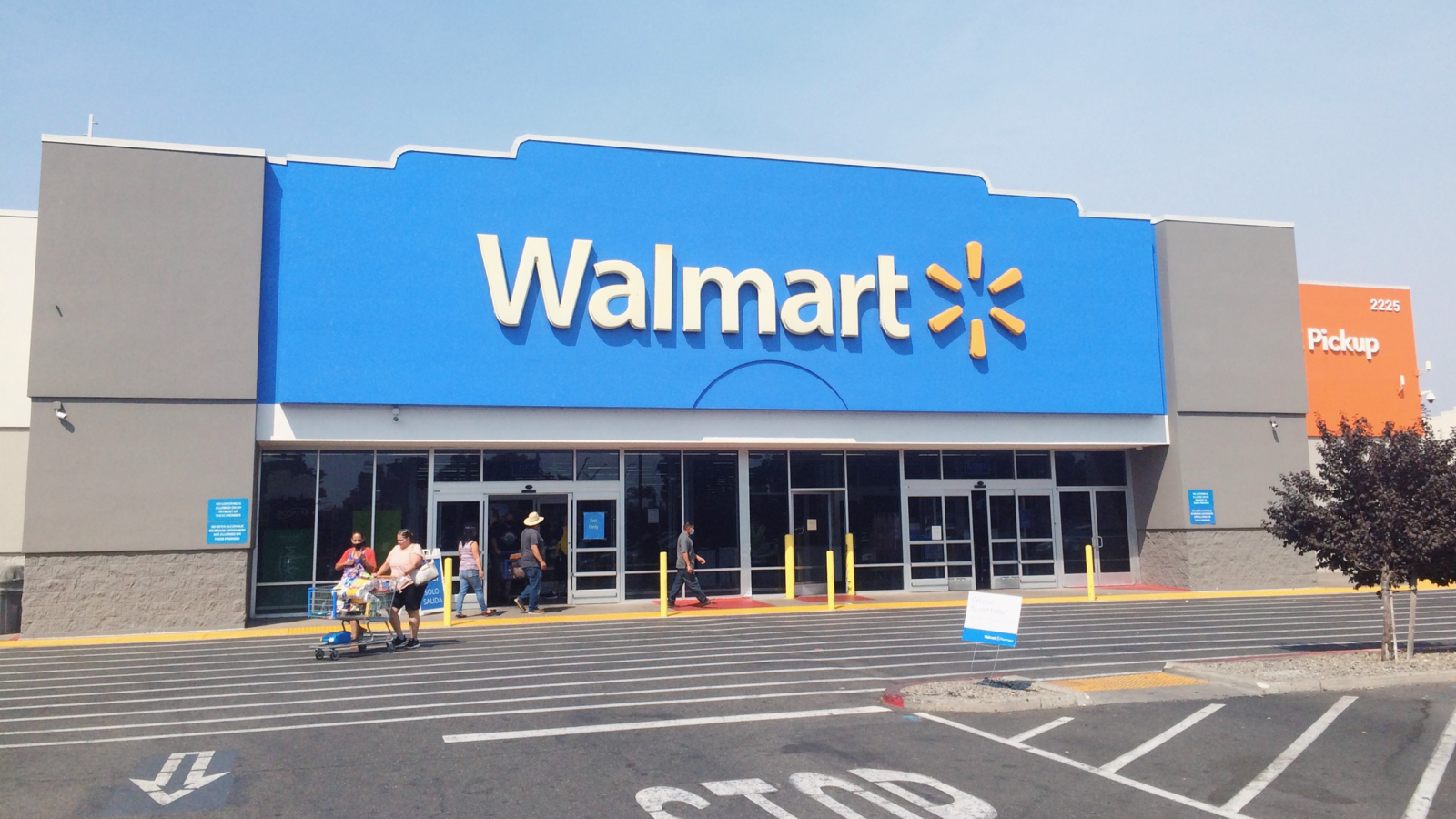 Walmart Wants to Cut Out Credit Card Networks