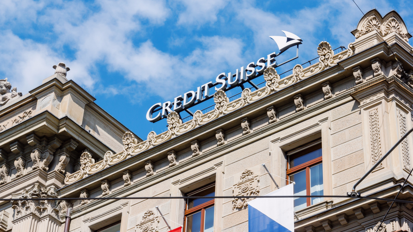 AllianceBernstein to Sue Switzerland Over $17 Billion Credit Suisse Debt Writedown