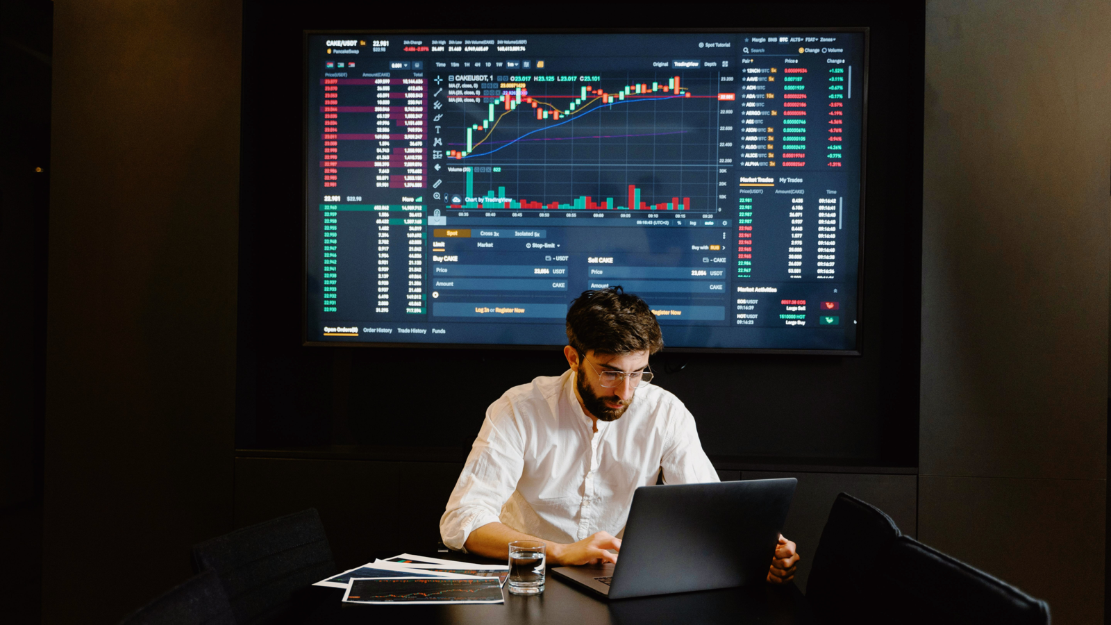 Hedge Funds Are On an Equities Shopping Spree