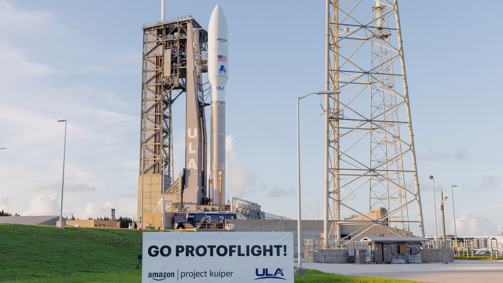 Amazon’s Internet Satellite Venture Achieves Liftoff in Challenge to Musk’s Starlink