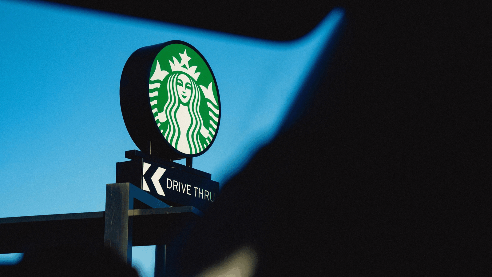 Starbucks Slings High-Speed Drinks in Caffeinated Comeback Plan
