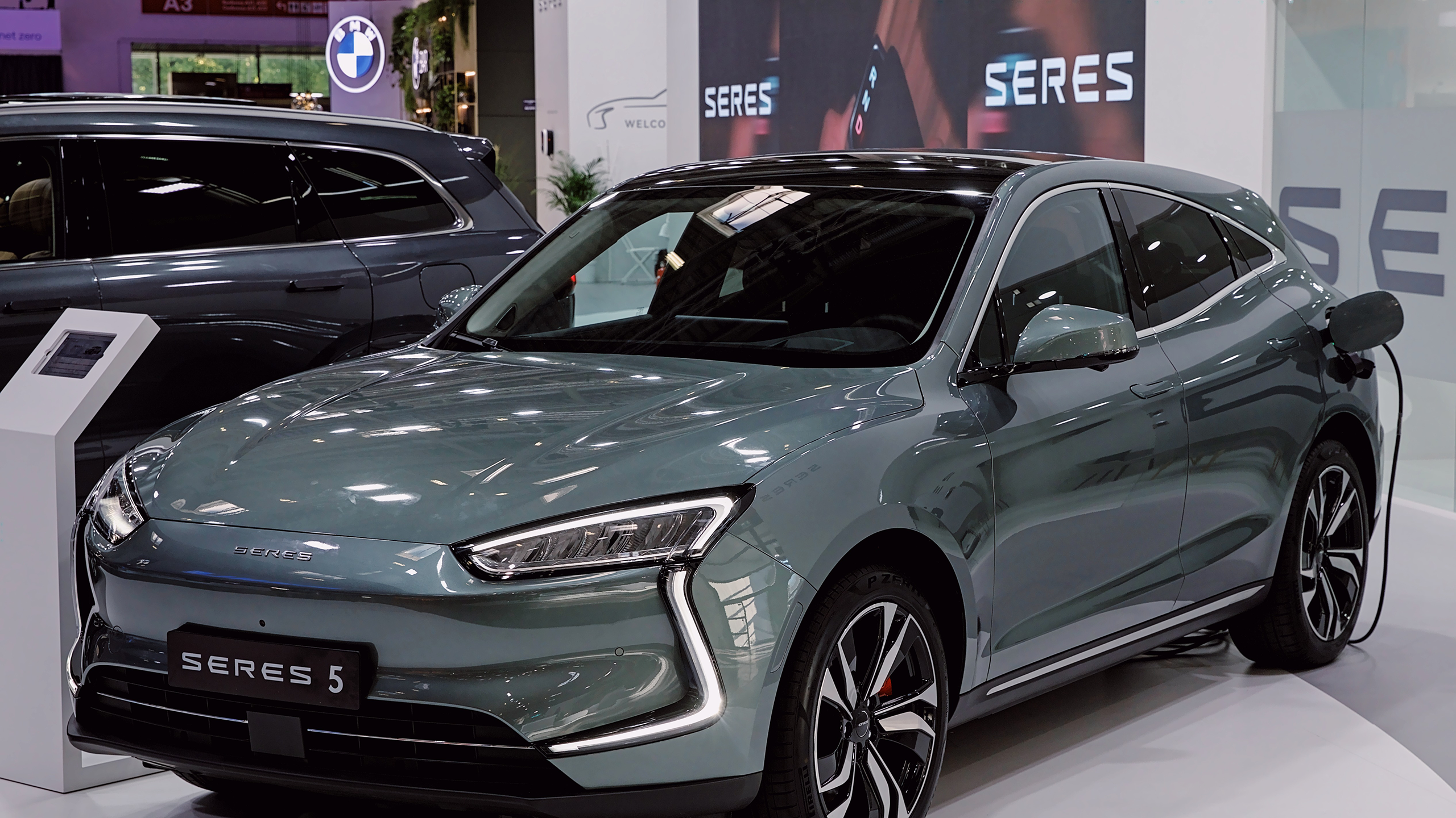 Photo of a Seres 5 luxury car