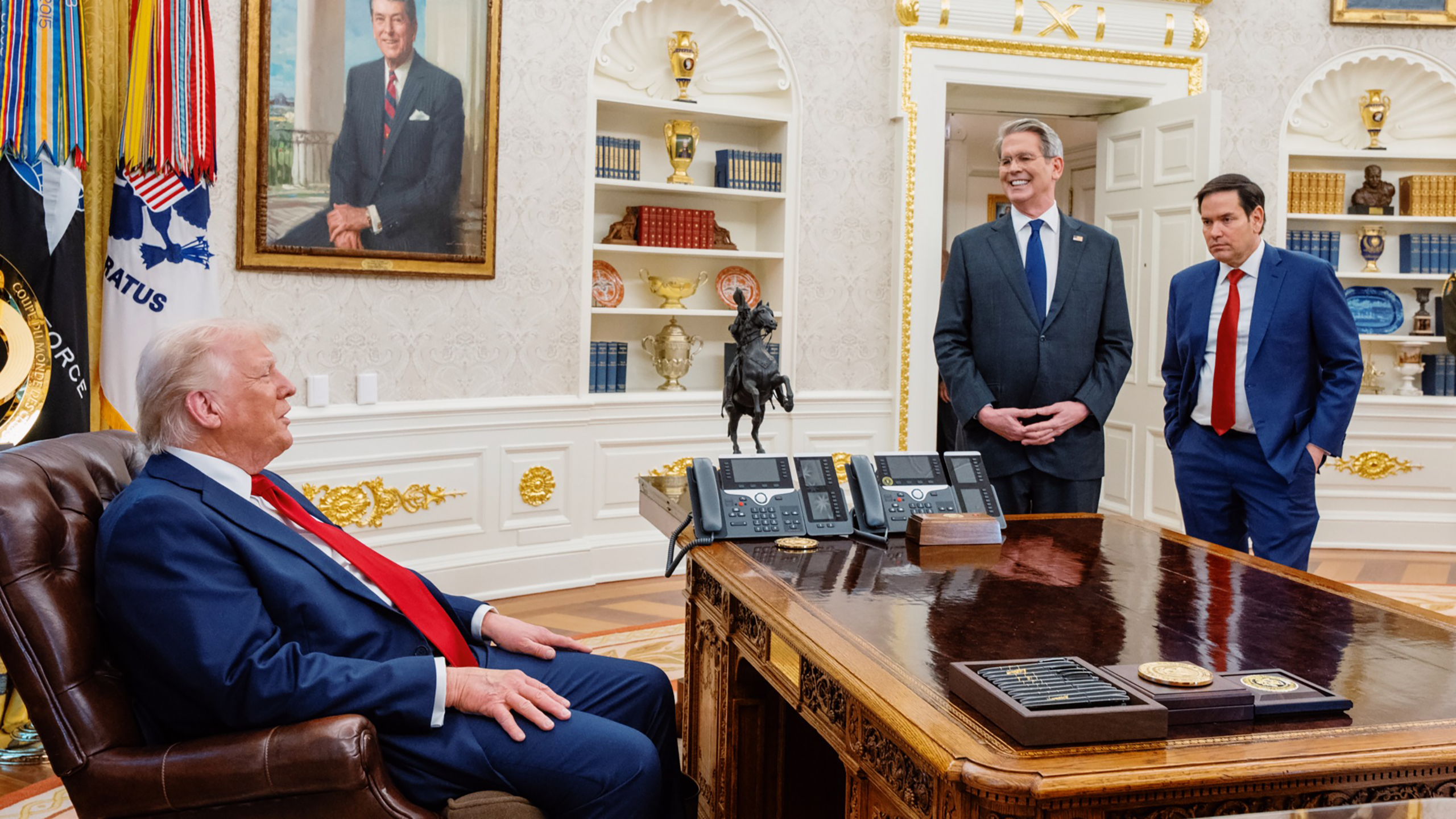 Photo of Scott Bessent with Donald Trump and Marco Rubio