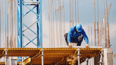 US Service Economy Suffers Unexpected Trade War Blow