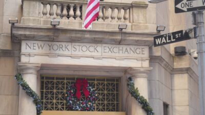 ‘Vortex of Volatility’ Kept 2025 Dealmaking From Breaking Records