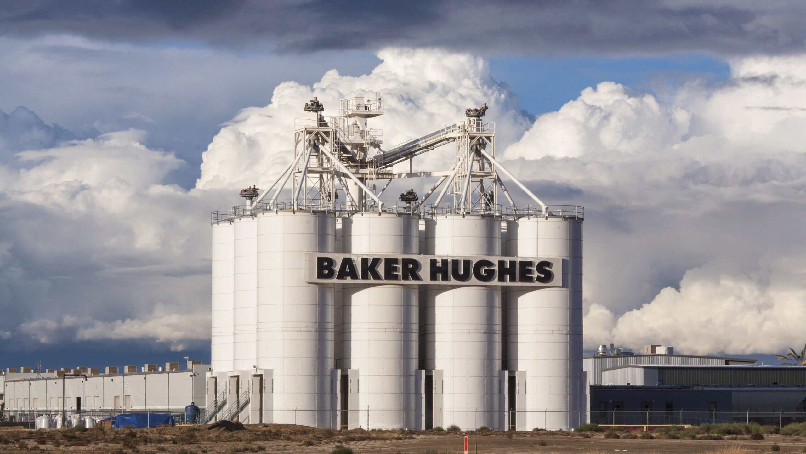 The Bakersfield headquarters of Baker Hughes in Kern County, San Joaquin Valley, California, USA.