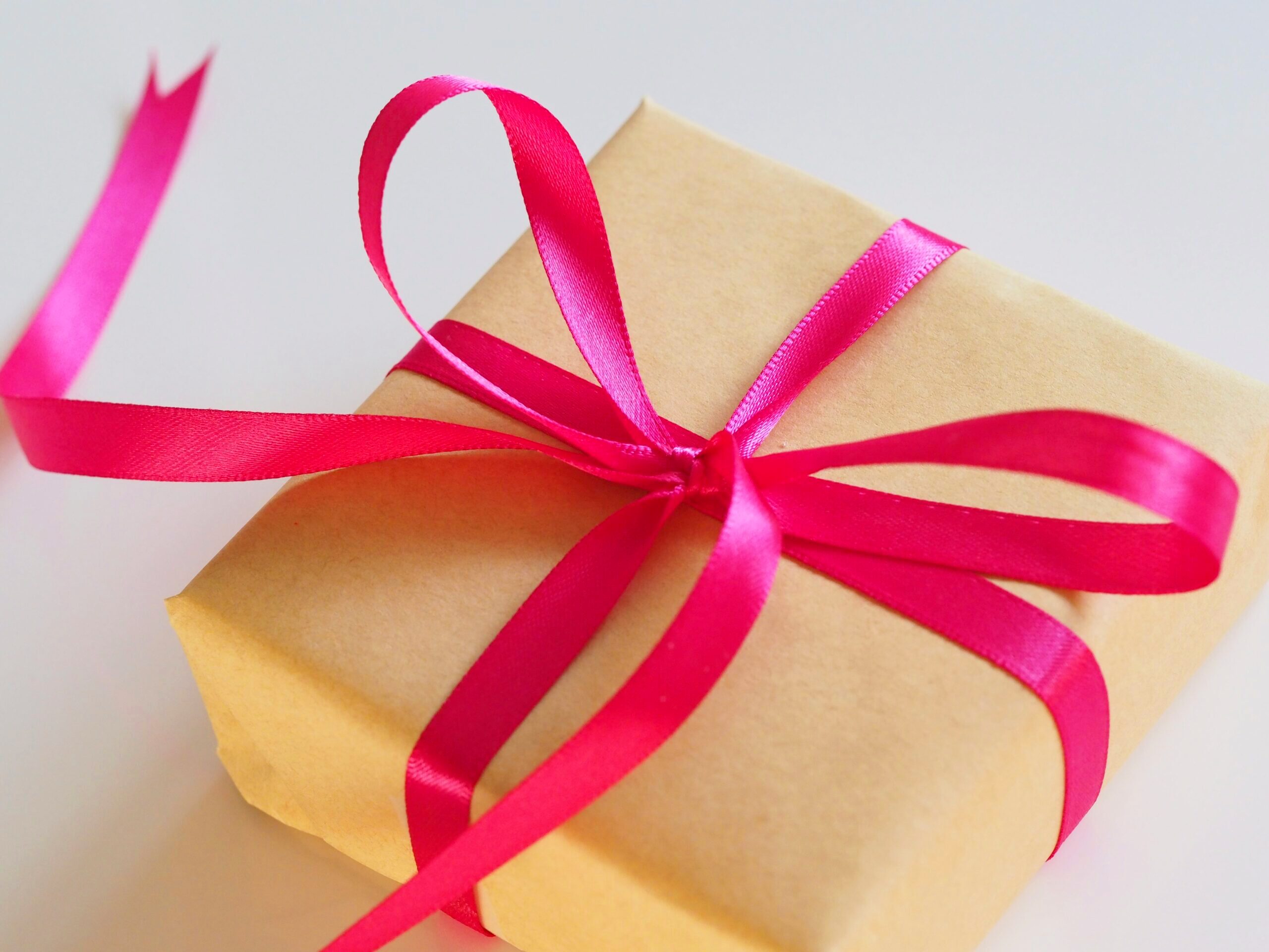 Picture of a wrapped gift with bow.
