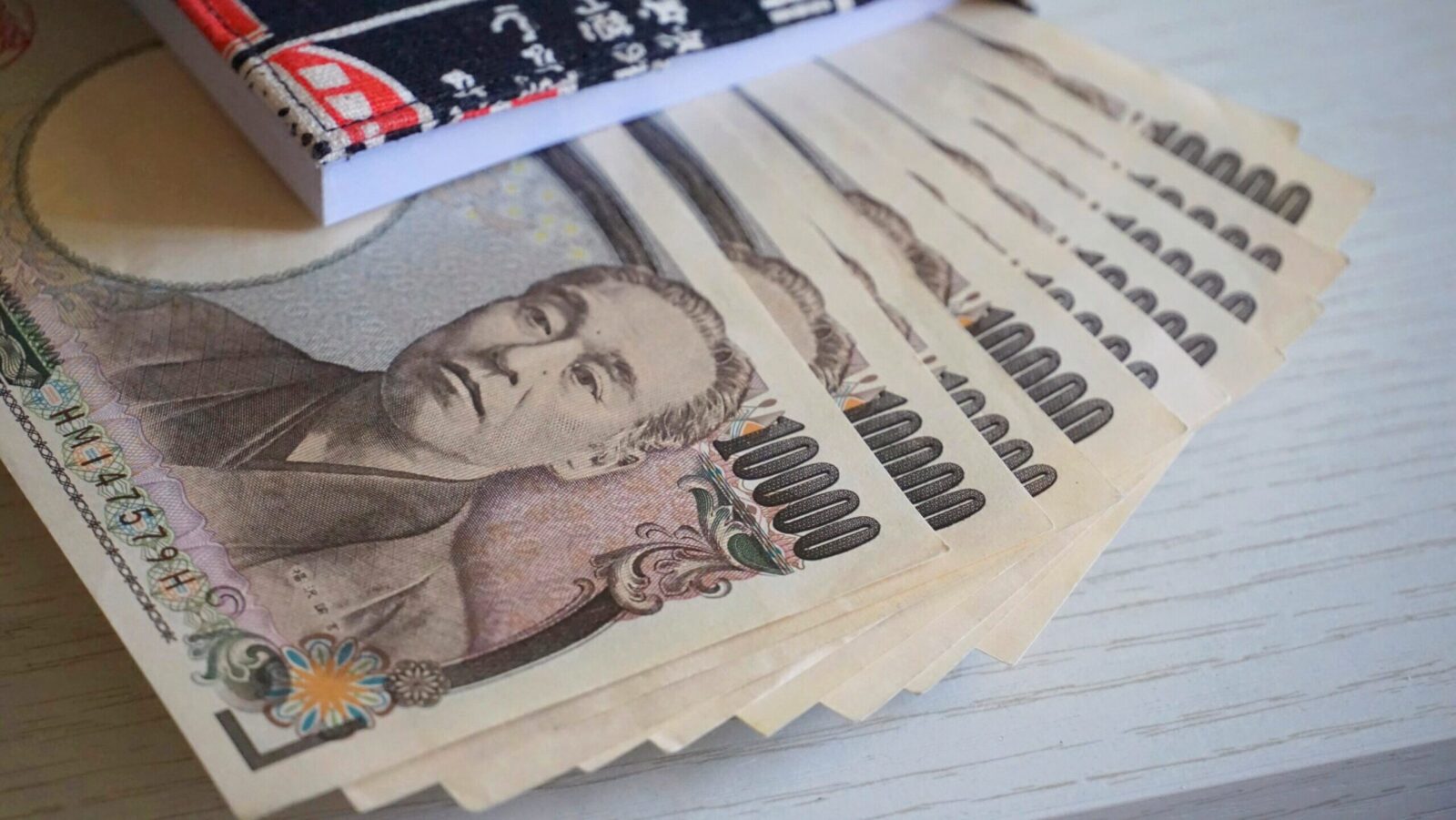 Japanese Yen Hits 40-Year Low as Market Bets on Fed Rate Hike