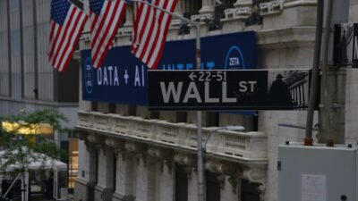 Wall Street Banks Weigh Buying Card Payment Network to Escape Fee Caps