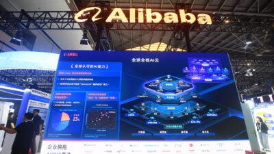 Alibaba Surges as Cheaper AI Undermines US Dominance