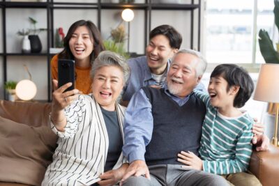Advisors Can Be Heroes for the Sandwich Generation