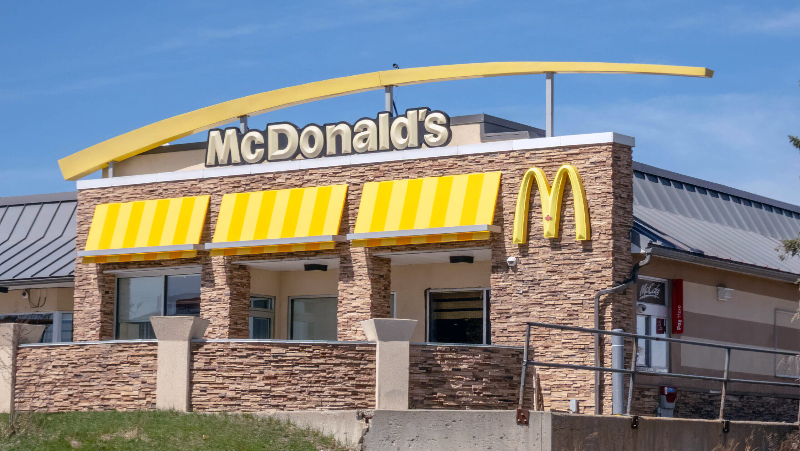 Photo of a McDonald's location.