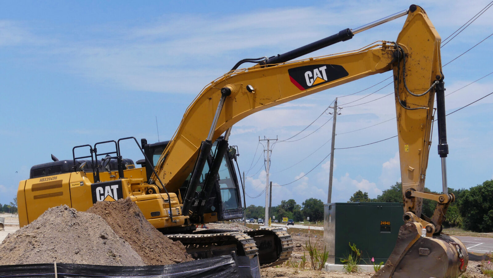 Caterpillar’s Surging Growth, Fueled by AI, Faces Risks From Data-Center Pushback